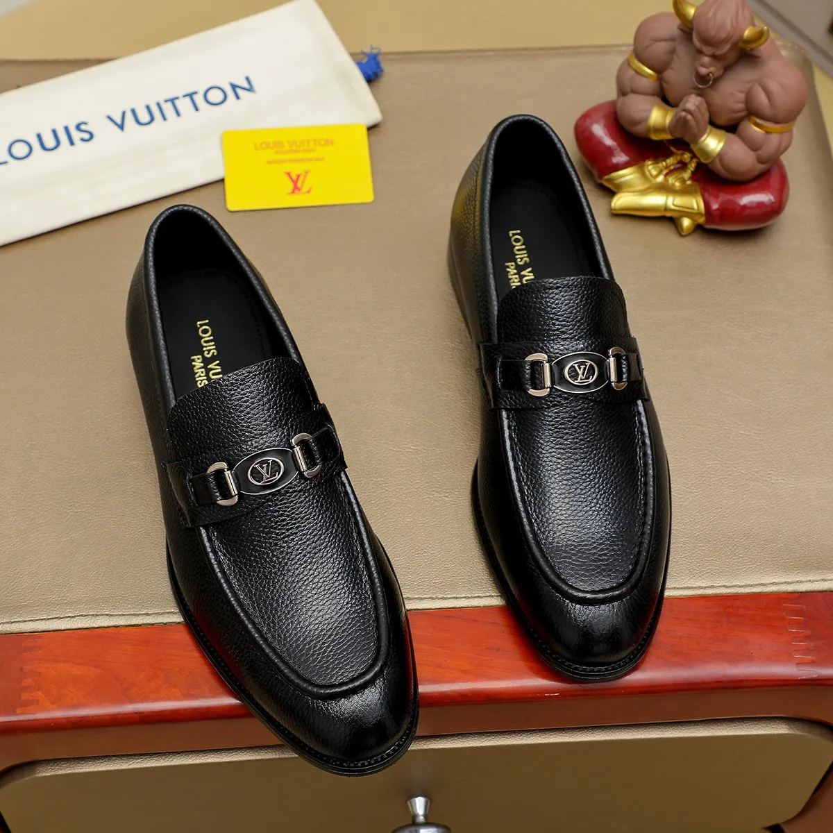 Men's shoes 💰 440💰 Louis Vuitton LV ® 🆕 model 🔛 full shoe counter, first layer cowhide, 🐂leather lining casual shoes for men, super soft outsole, a must-have for driving. The counter is synchronized with the original first layer cowhide, completely 1:1 mold customization 🌹 top version, color optional! Number: 38-44 (45.46 customized)